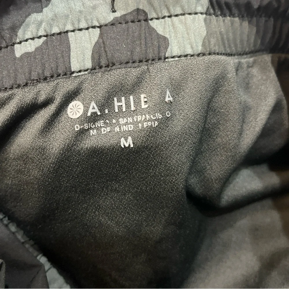 Athleta Printed Mesh Racer Run Short 4